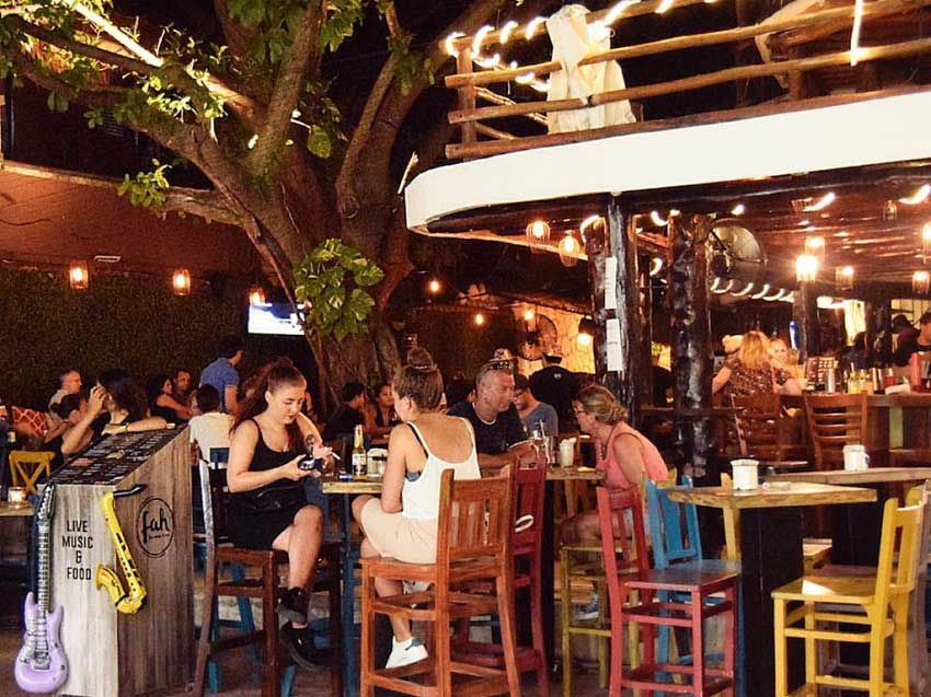 Restaurante en la 5ta. avenida